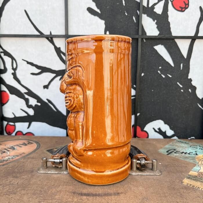 Our beloved world traveler and antique collector Rhino found a super fun Brown Glazed Ceramic Hawaiian Tiki mug! This mug is in excellent condition with no chips or cracks! Perfect for your home Tiki Bar or next cocktail party! He can't wait to come home with you 🍹 Shop Rhino and Lucy Vintage Tiki Mugs