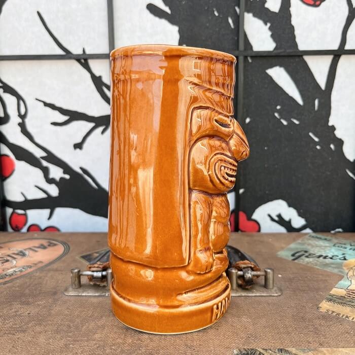 Our beloved world traveler and antique collector Rhino found a super fun Brown Glazed Ceramic Hawaiian Tiki mug! This mug is in excellent condition with no chips or cracks! Perfect for your home Tiki Bar or next cocktail party! He can't wait to come home with you 🍹 Shop Rhino and Lucy Vintage Tiki Mugs