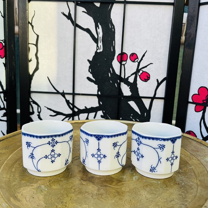 Shop Rhino and Lucy, Antique collector Rhino found this lovely Royal Copenhagen Style Teapot Set with a Blue & White Floral Design! Perfect for any tea lover! This set will make a lovely addition to your home 🍵