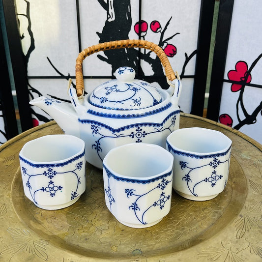 Shop Rhino and Lucy, Antique collector Rhino found this lovely Royal Copenhagen Style Teapot Set with a Blue & White Floral Design! Perfect for any tea lover! This set will make a lovely addition to your home 🍵