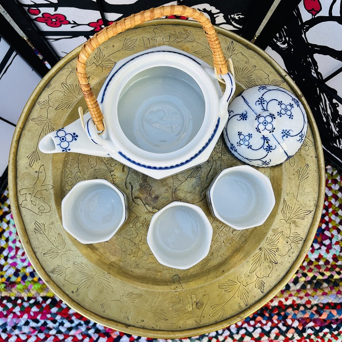 Shop Rhino and Lucy, Antique collector Rhino found this lovely Royal Copenhagen Style Teapot Set with a Blue & White Floral Design! Perfect for any tea lover! This set will make a lovely addition to your home 🍵