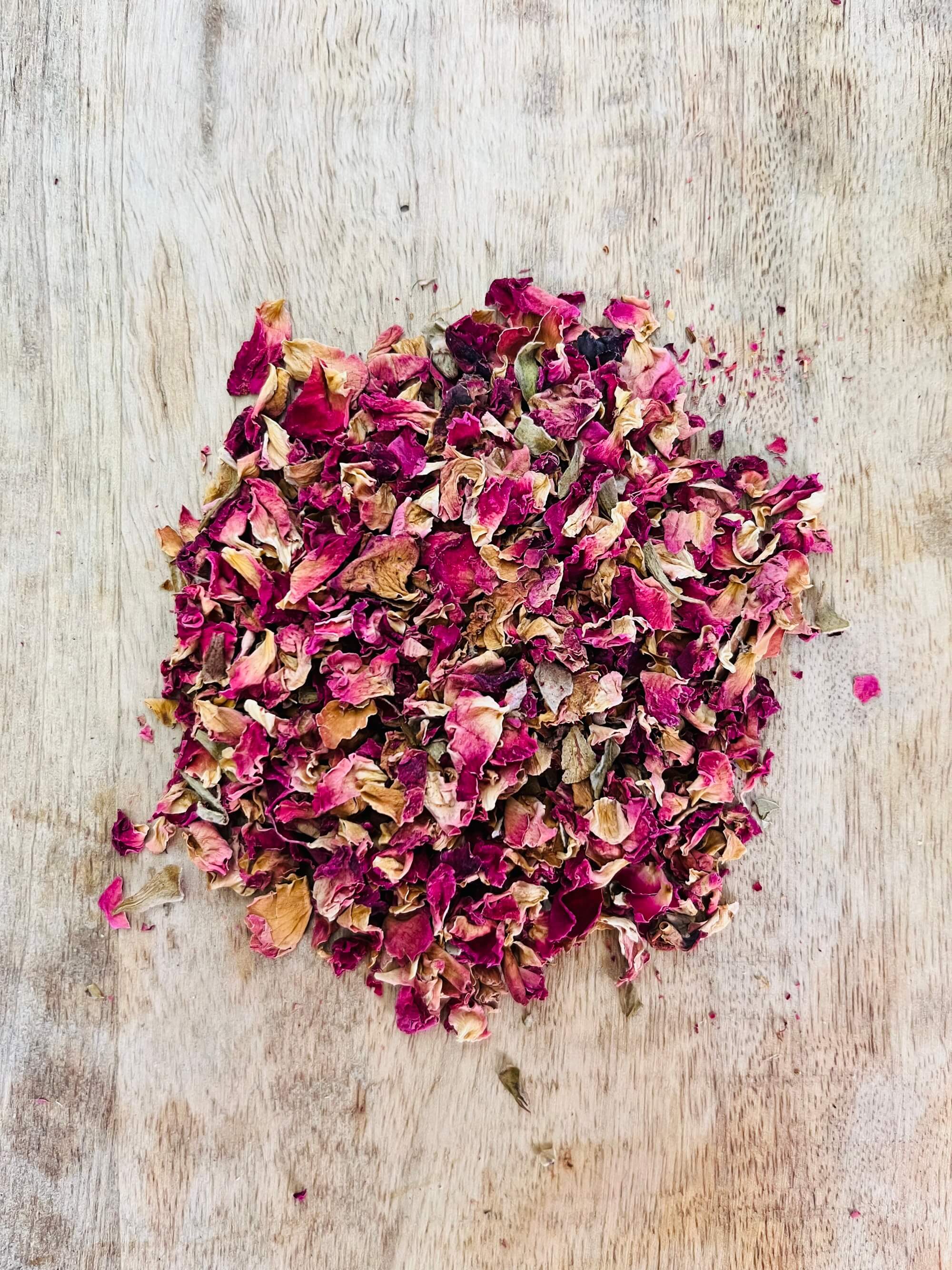Organic Rose Petals for tea, bath & rituals. Hand-packed in 1–2 oz pouches. A symbol of love, beauty, and inner harmony.
Rose petals are more than just pretty, they open the heart, calm the nervous system, and invite sweetness into your daily rituals. Shop Rhino and Lucy, Curated Herbal Teas for Wellness, Ritual & Gifting.